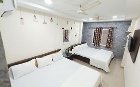 Ginger Hotels Ujjain Tower Kshipra Inn-Family Stay Airconditioned Hotel